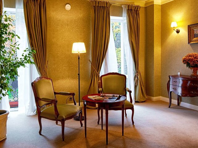 Кронон Парк Отель 4*