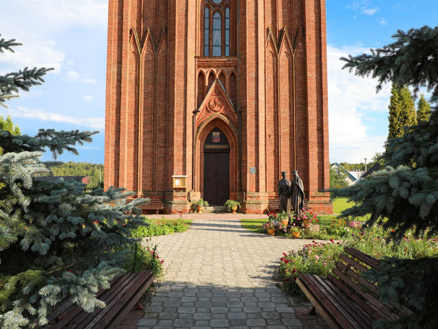 Успенская церковь в Сарье photo 3