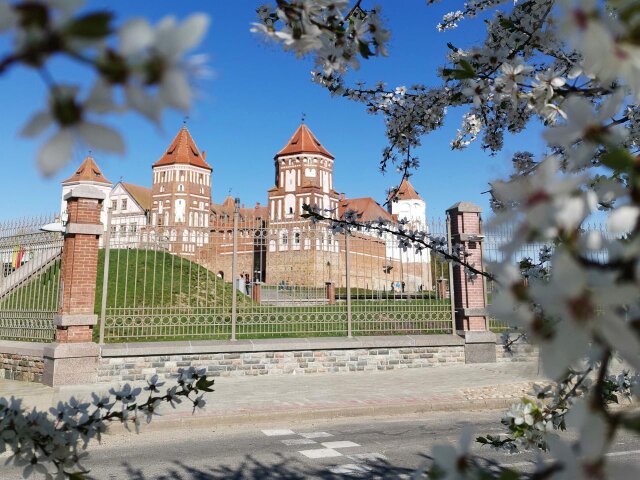 Дорогой замков: Мир, Новогрудок